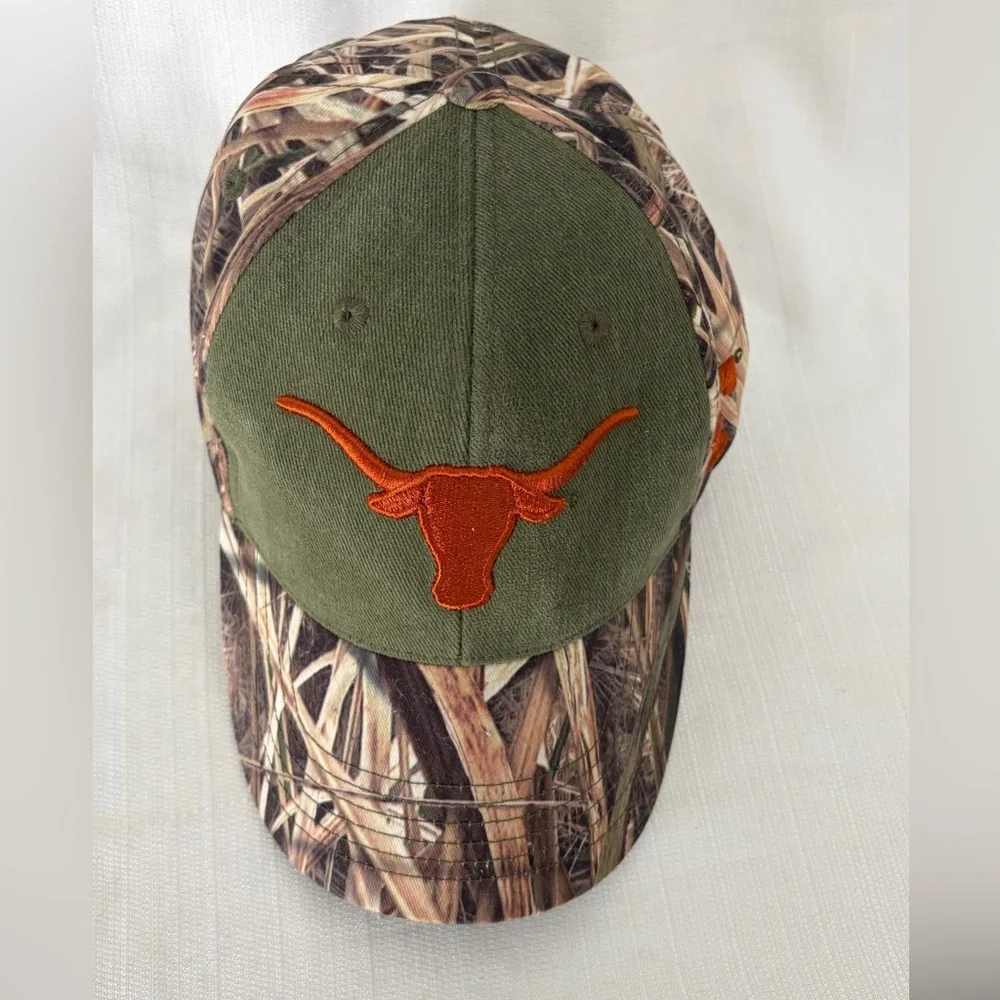 Texas Longhorns Hat Camo Olive Adjustable OSFA NCAA(B147)✨